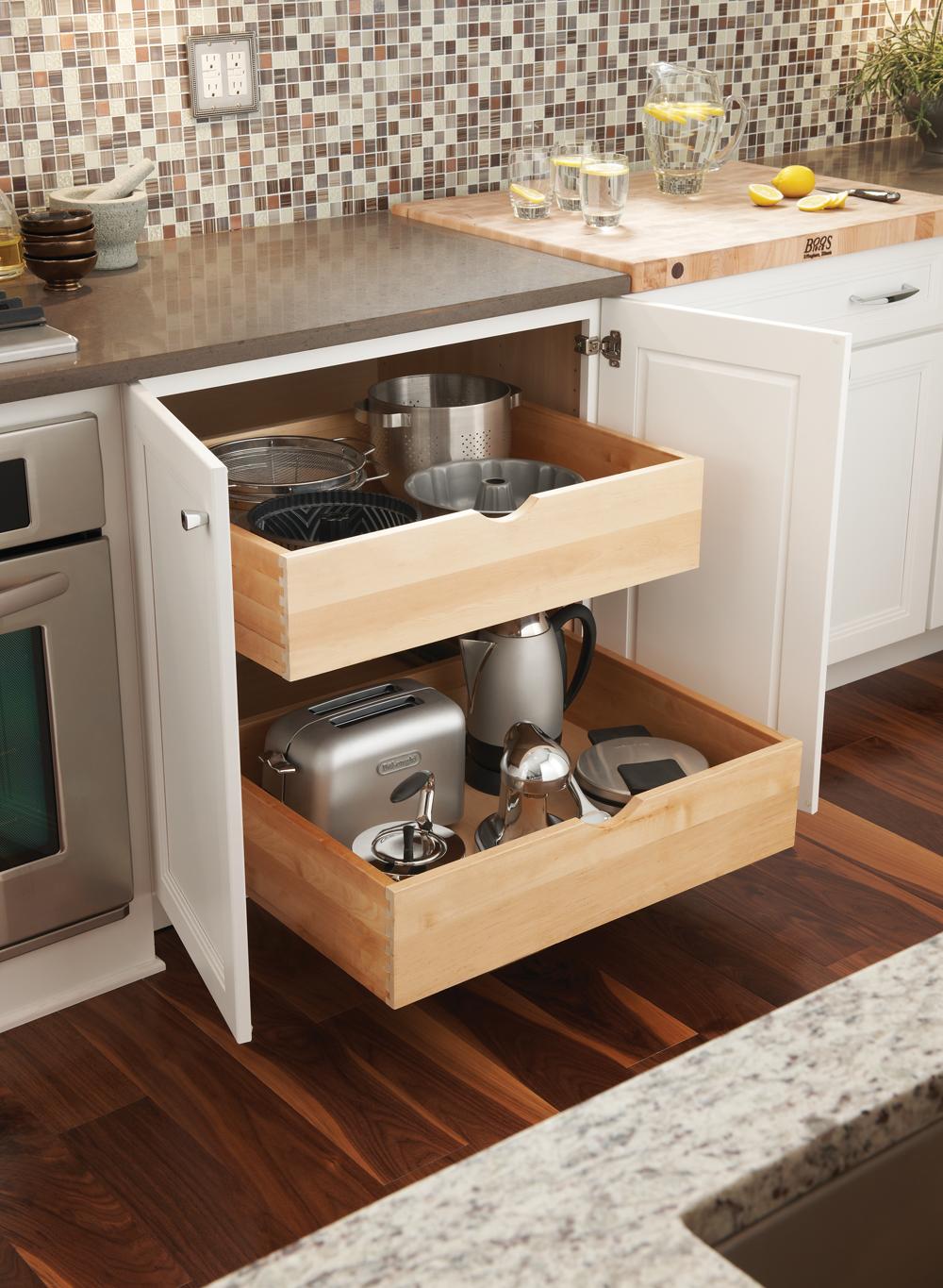 Medallion Cabinetry - Base with Deep Roll-Out Trays