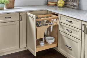 Pull-Out Knife Organizer
