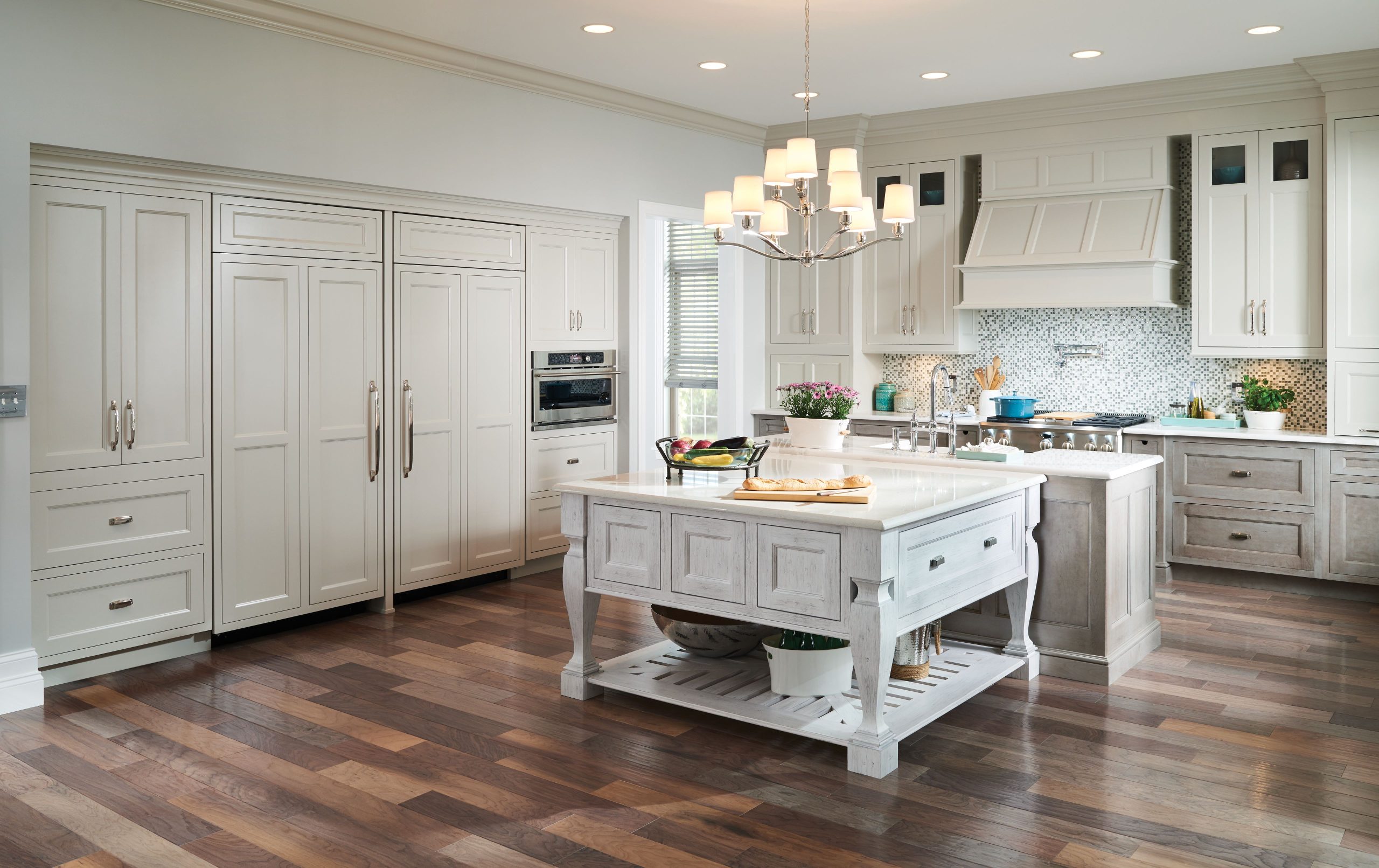 Classic Casual - Medallion Cabinetry